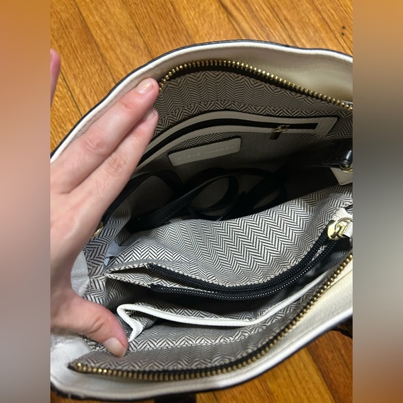 Steve Madden Black and White Purse Handles and Crossbody - Picture 5 of 14